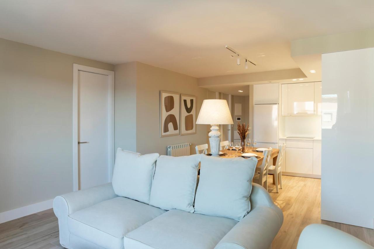 Apartamentos Plaza Center Суансес Экстерьер фото