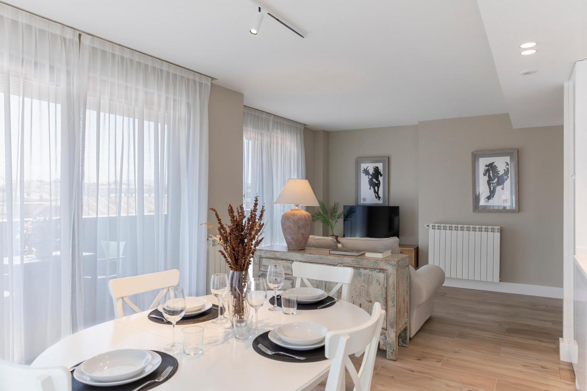 Apartamentos Plaza Center Суансес Экстерьер фото